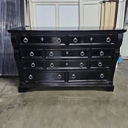 Chest of drawers $190