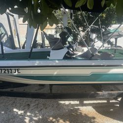 17 Ft Bass Boat and Trailer No Motor