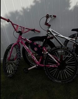 Selling pink rare SE camo 26’ blocks flyer