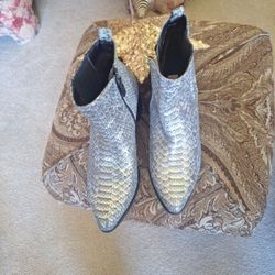 Size 9. Silver Snake Like Skin 