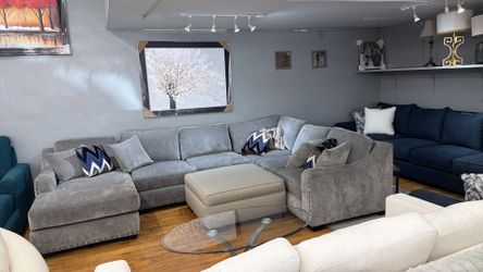 Seccionales Disponible // Sectional in Stock