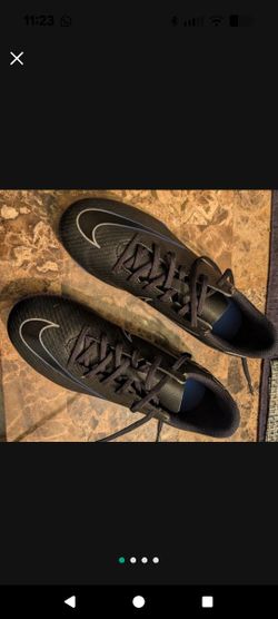 Nike Soccer Cleats 5.5