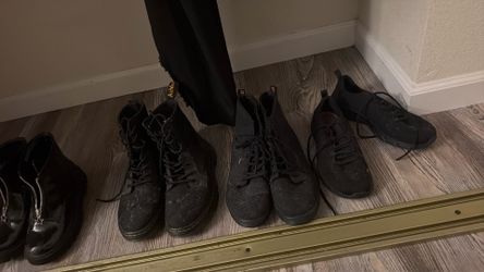 Shoes  read description