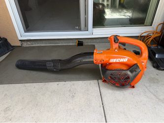 Echo gas blower good condition asking $125 thanks