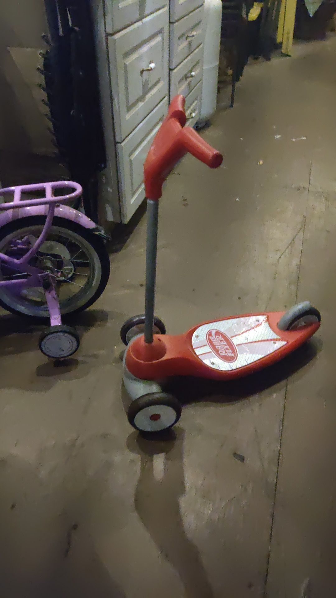 Radio flyer scooter for toddlers