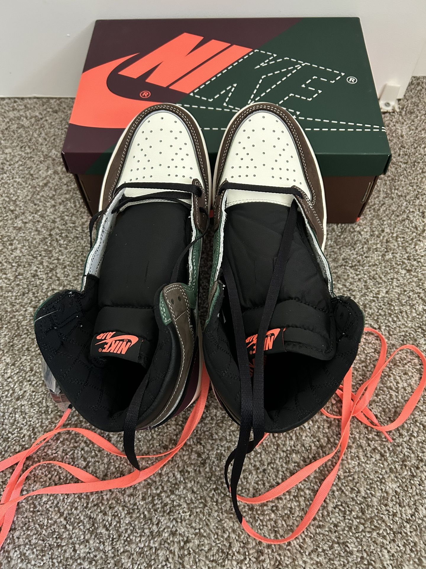 Air Jordan 1 Retro High OG, Size 9.5