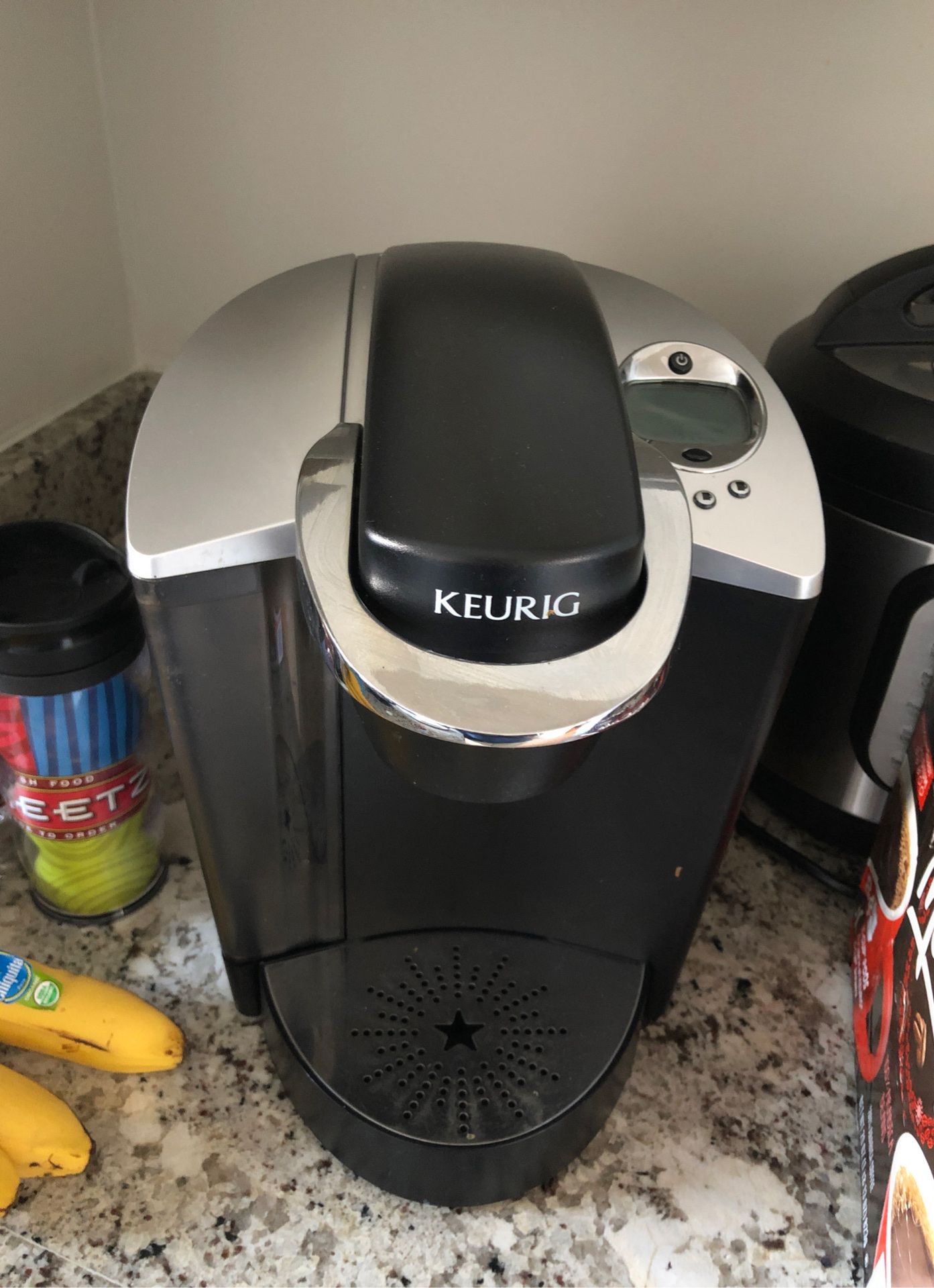 Large Keurig with 30 or so Pods