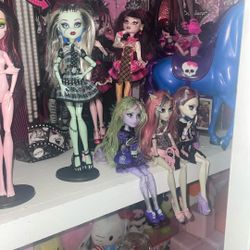 Monster High (Trades Within TX)