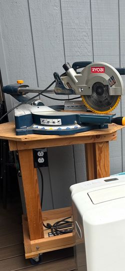 Ryobi Mounted Table Saw with Outlets