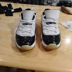 Size 11 Jordan 11 Lows Concords