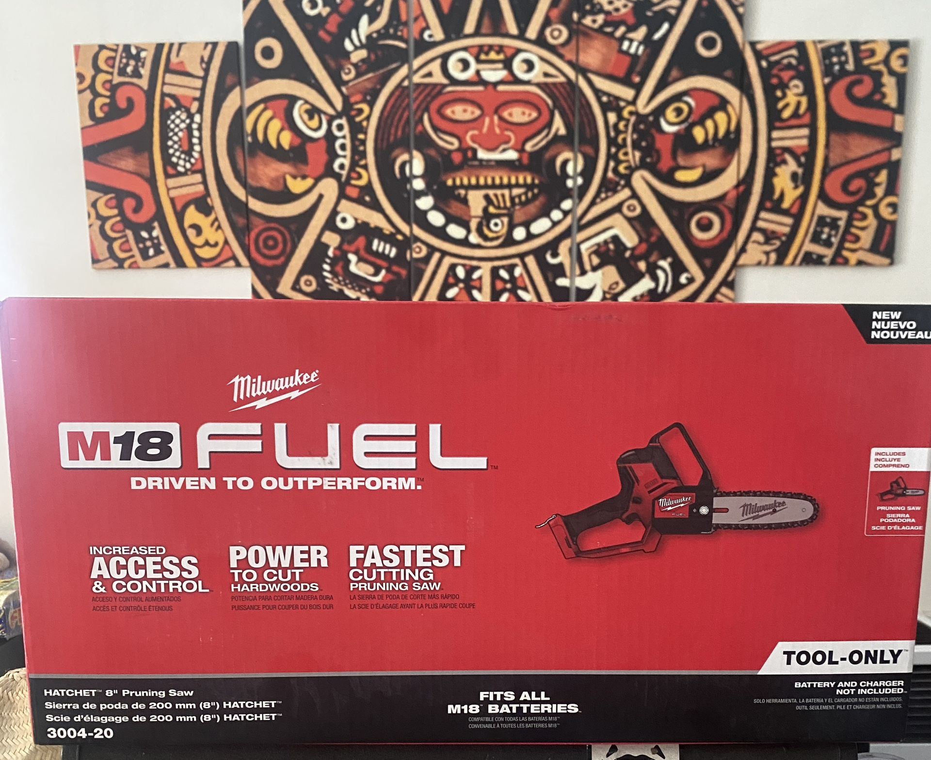 Milwaukee M18 Fuel Hatchet 8” Pruning Saw