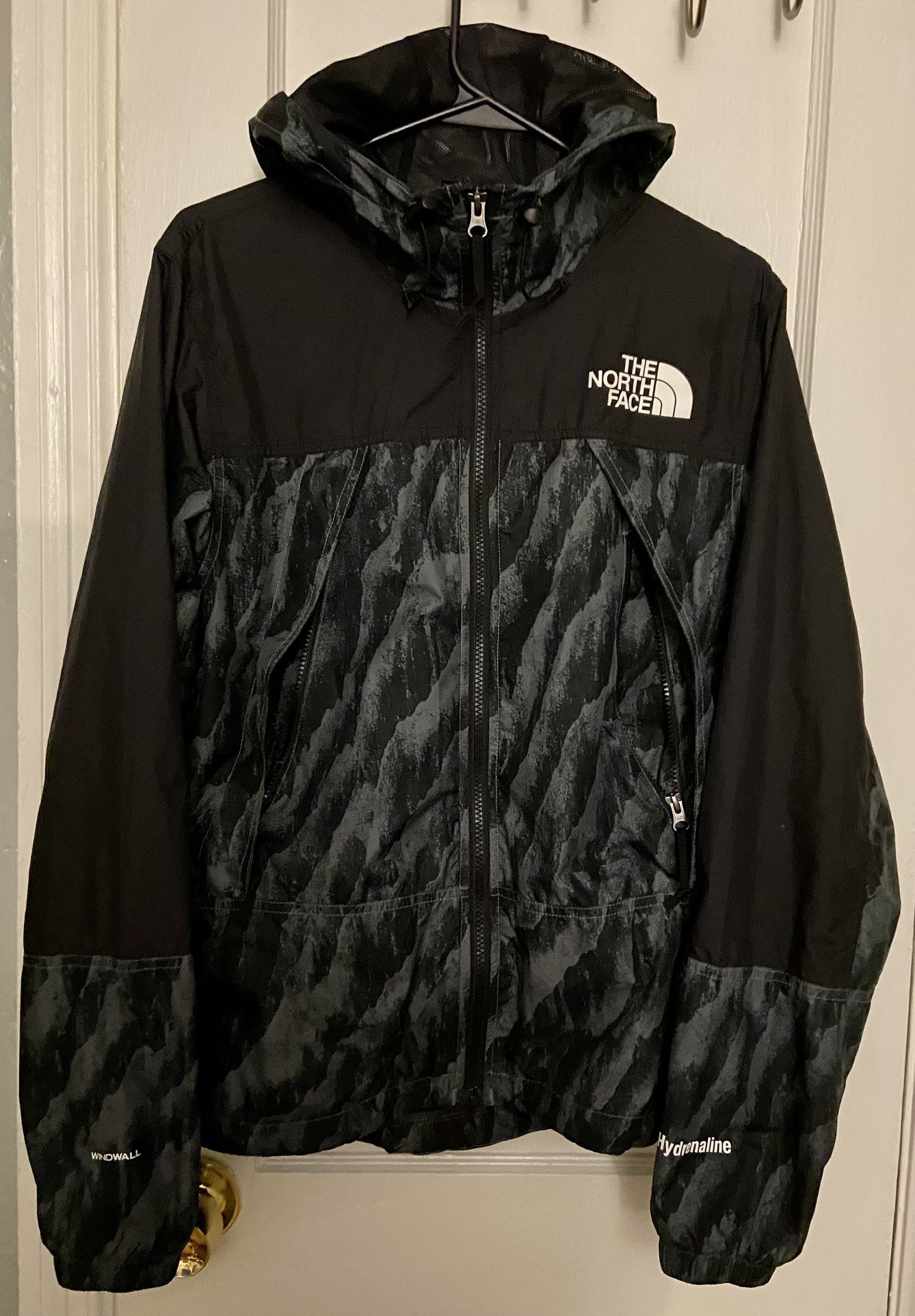like new - The North Face Men's Hydrenaline Wind Full-zip Wind Jacket - S - balsam green