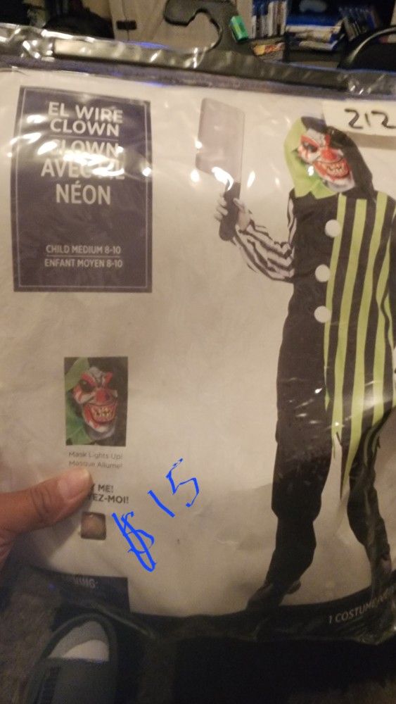 Halloween Costumes 
