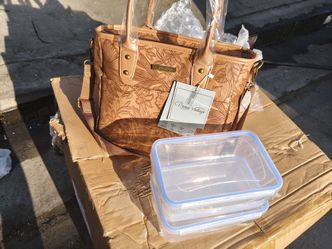 Lunch purses that is crossbody as well