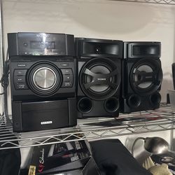 Sony Radio w/ 2 Speakers