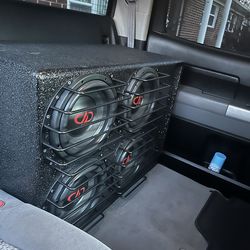 4 DD AUDIO 500 series 10’s woth ported enclosure