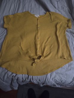 Yellow Short Sleeve Shirt Size L