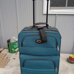 Teal Leisure Rolling Carry-On Luggage (24×20) 