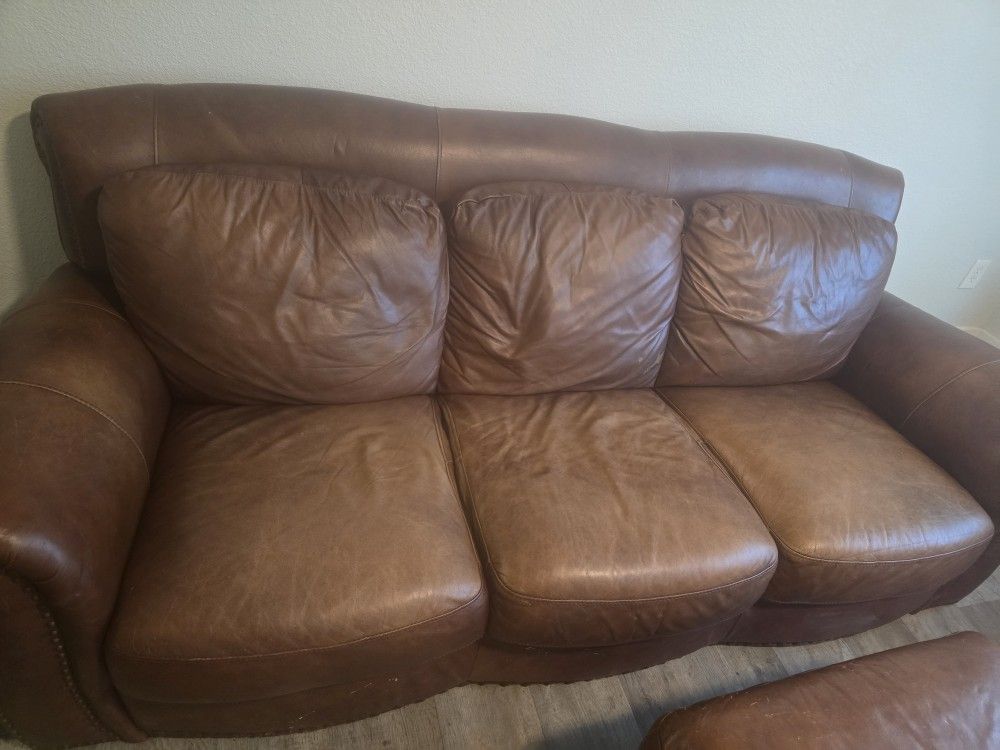 Feel good squishy leather sofa set