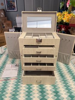 New jewelry box w mirror-4 tier w lock