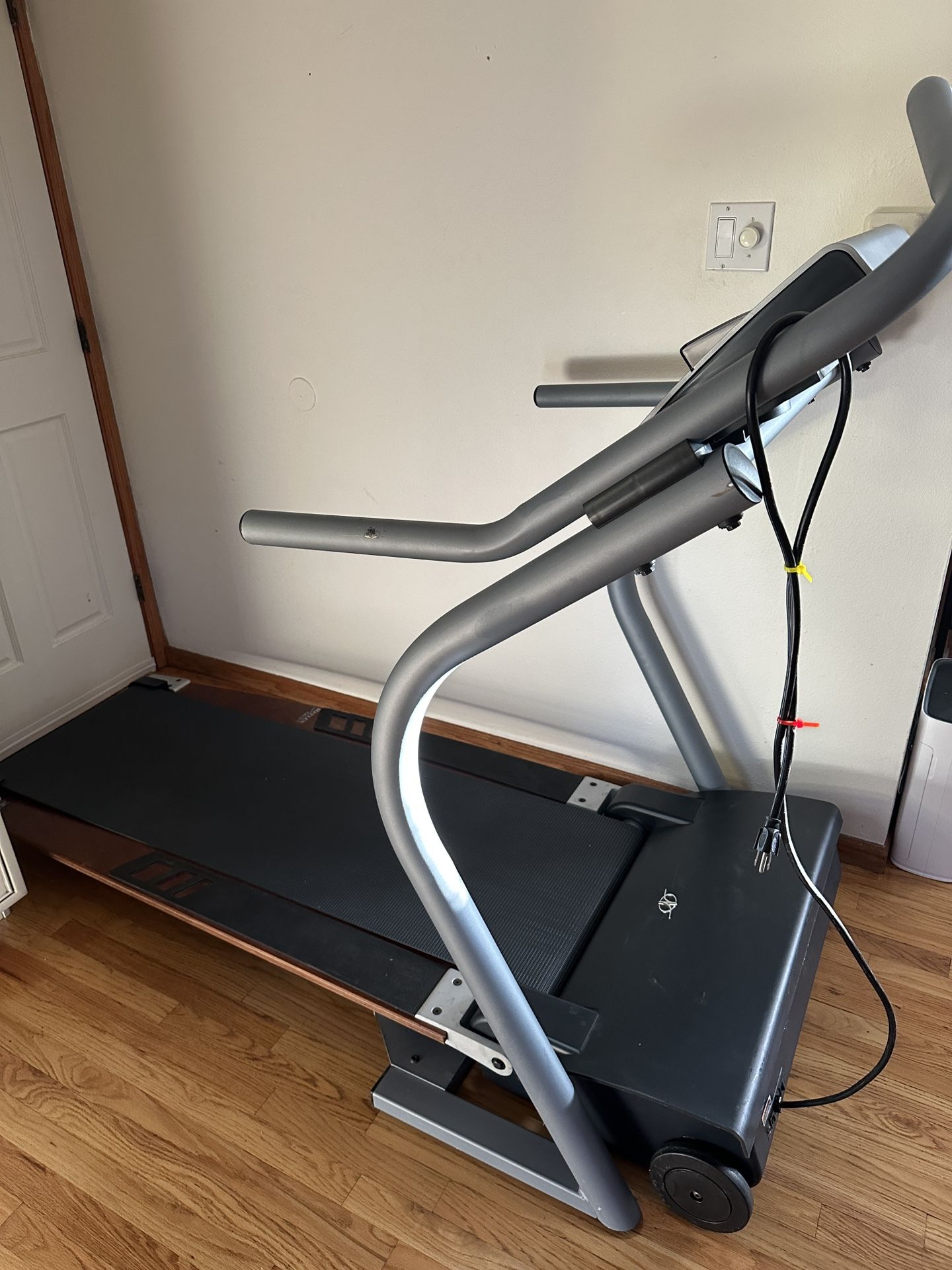 NordicTrack 7100r Treadmill