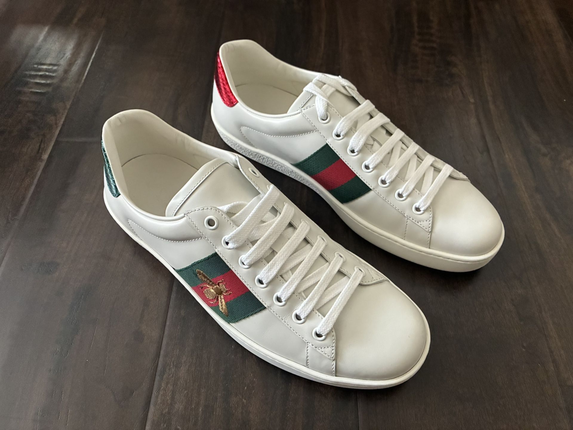 New Men’s Gucci Bee Sneaker Ace White Sneakers Casual // GG Design // Size 9 // ORIGINAL w/ RECEIPT