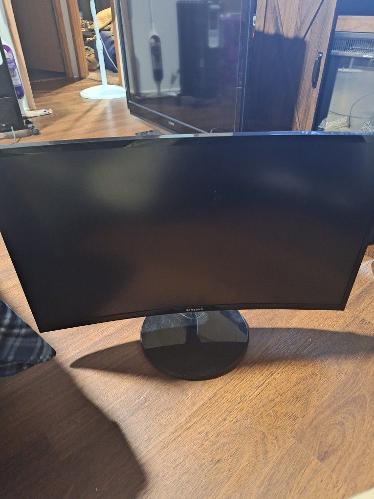 Samsung 27in Curved 1920x1080 Display
