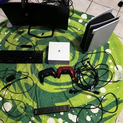 PS5 240 HRTZ MONITOR 32 Inch TV PS5 PRO CONTROLLER 