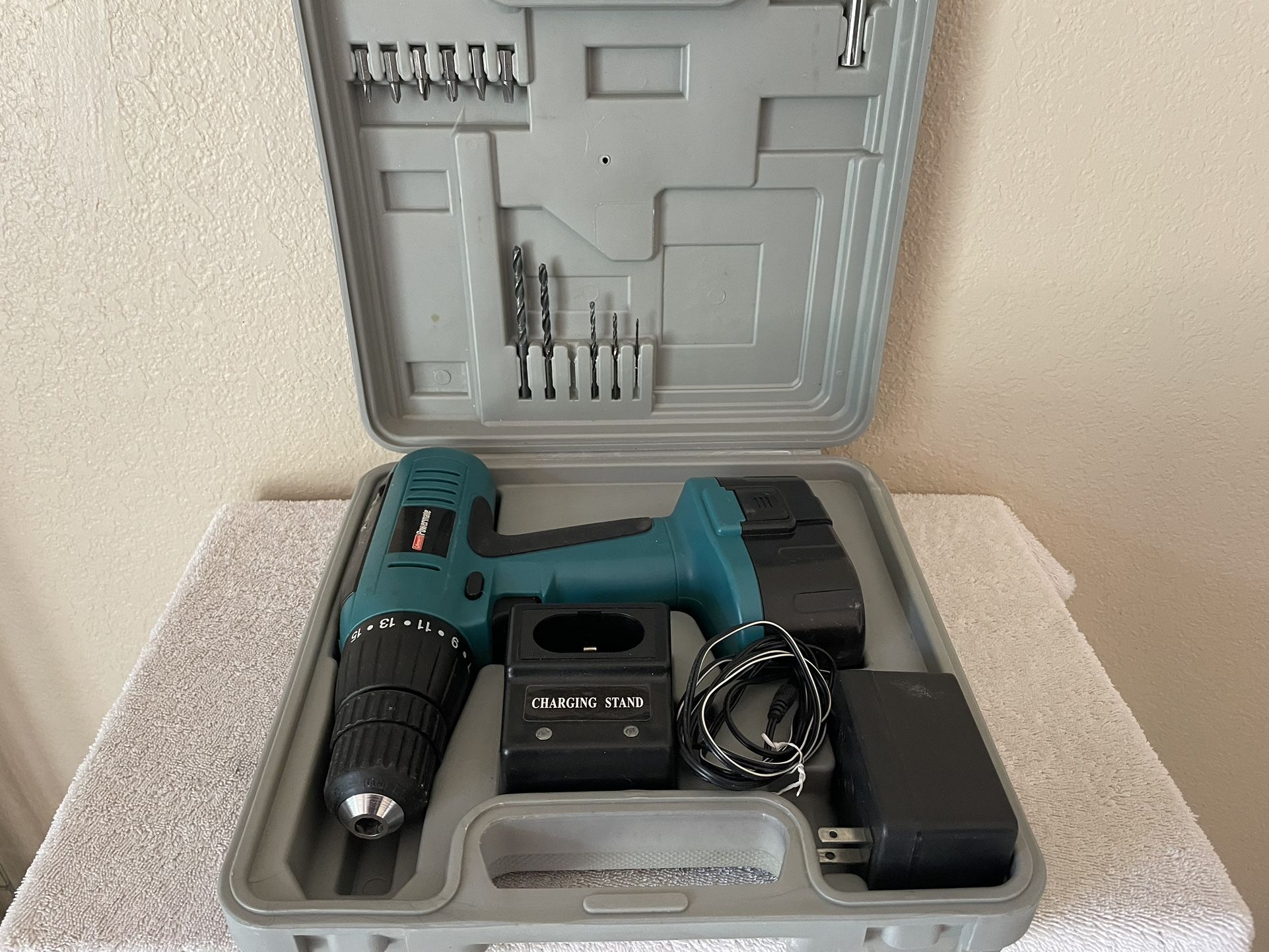 Coleman Powermate Cordless Drill Kit