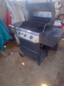 Se vende asador degas