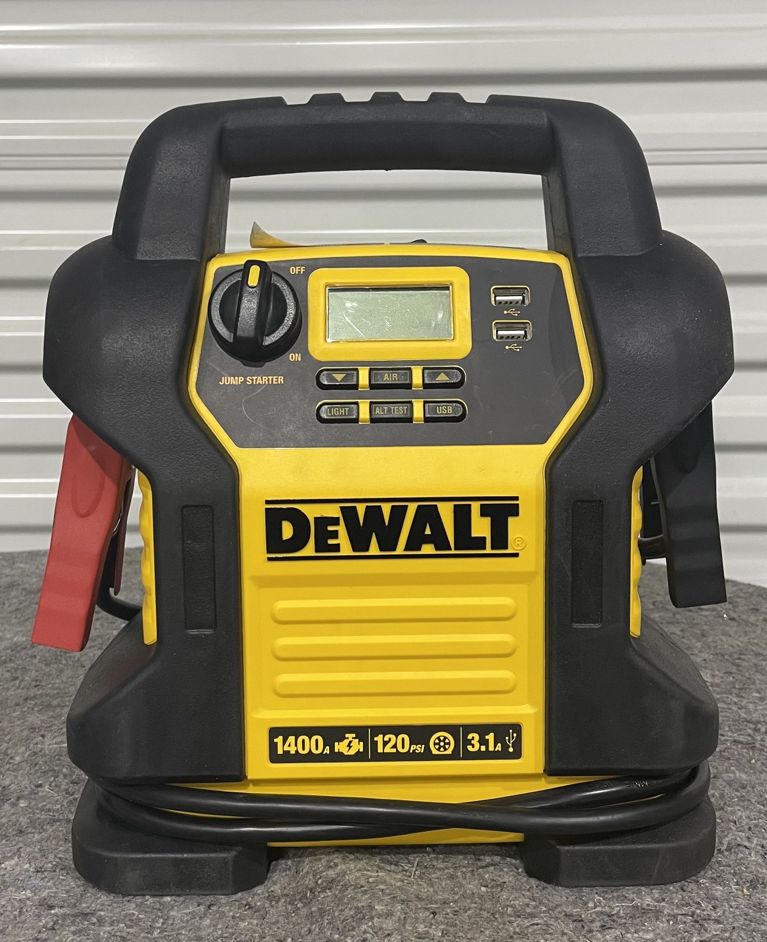 DEWALT 1400 Peak Amp Portable Car Jump Starter with Digital Compressor Pre-Owned