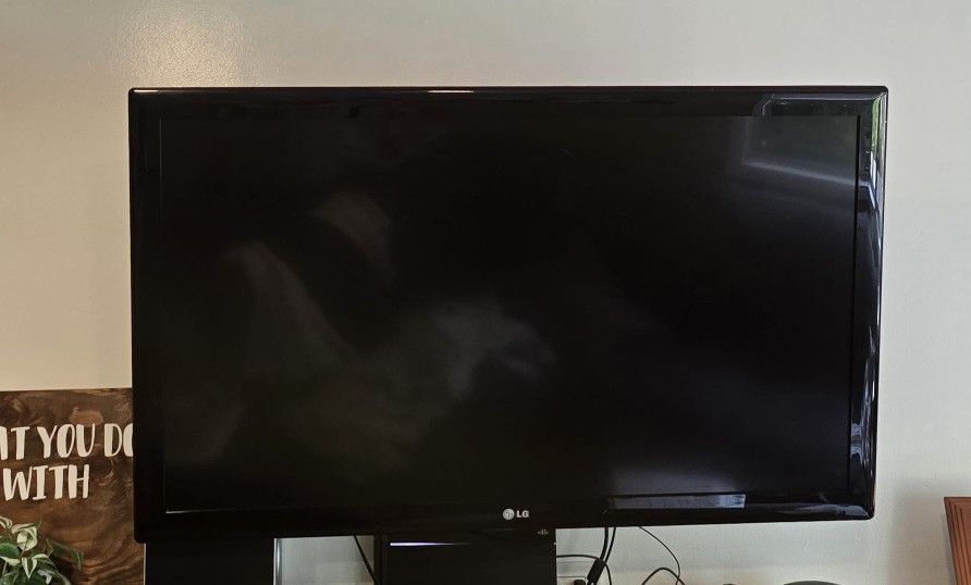 42" LG TV