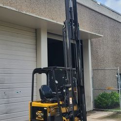 Caterpillar Forklift 