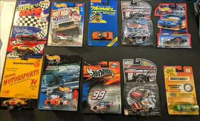 ☢️🎯Lot of 10 Die-Cast NASCAR & Racing Cars☢️🎯