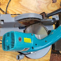 Makita 10" Miter Saw, specifically Model: LS1020. 