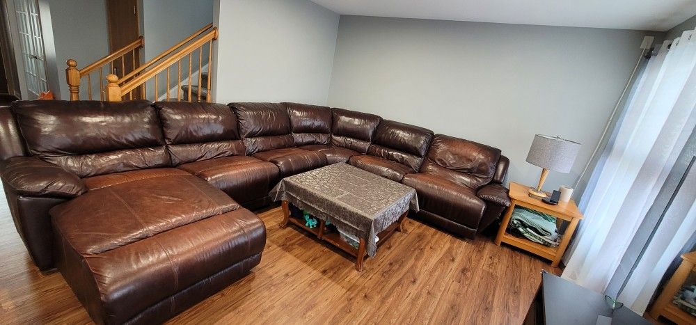 Huge Leather 6 Piece Sectional 