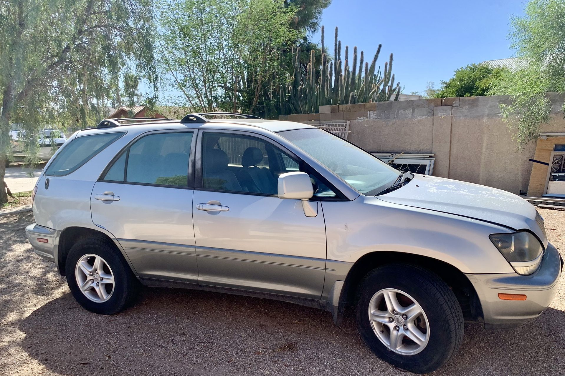 2000 Lexus Rx 300 for Sale in Glendale, AZ - OfferUp