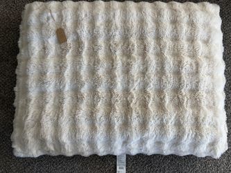 XL Faux Fur Dog Bed