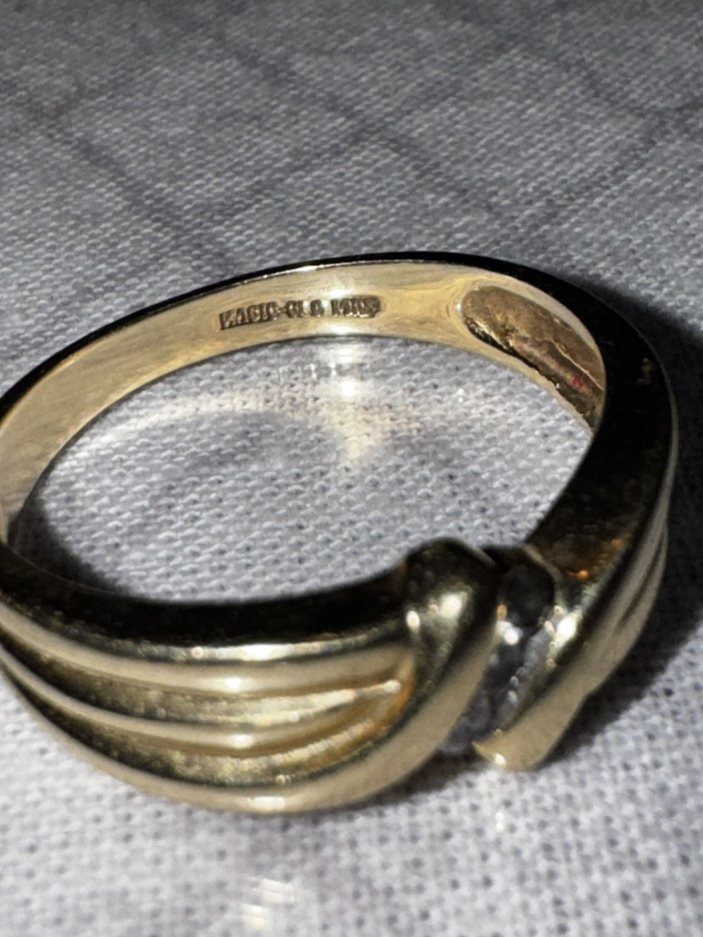 14k Yellow Gold Crossover Ring