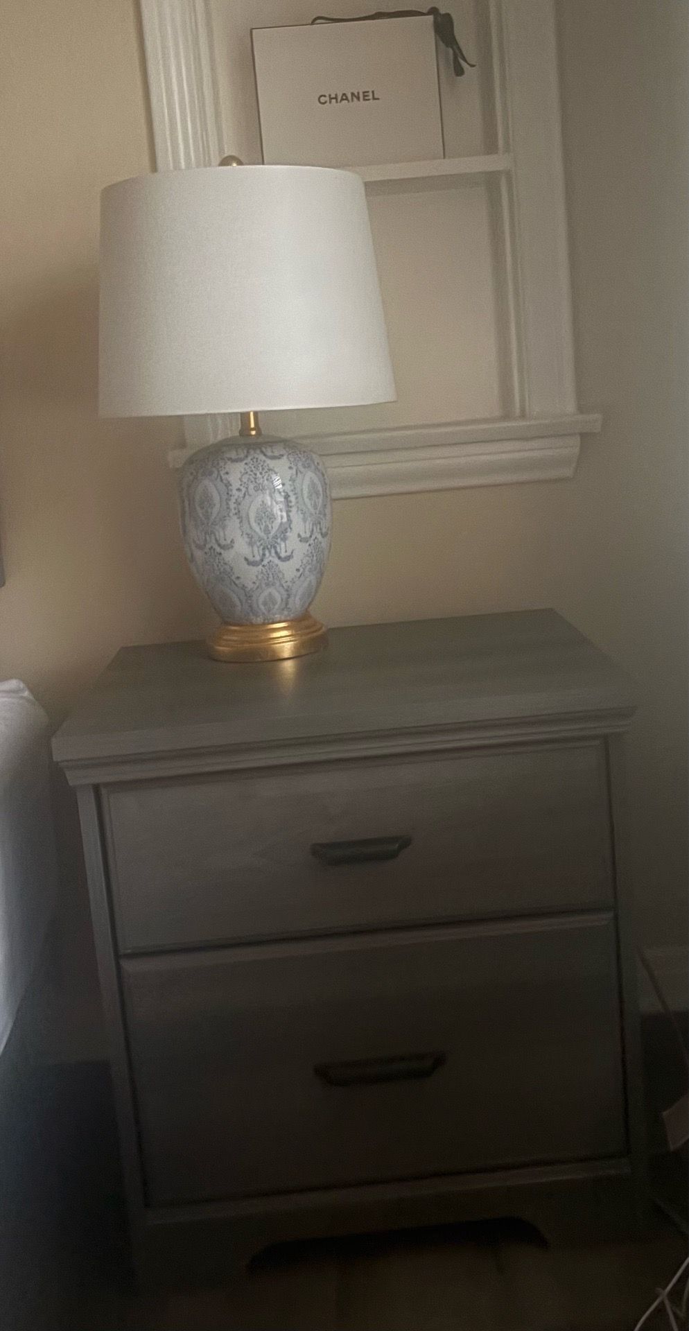 Bedroom set - bed dresser nightstands lamps