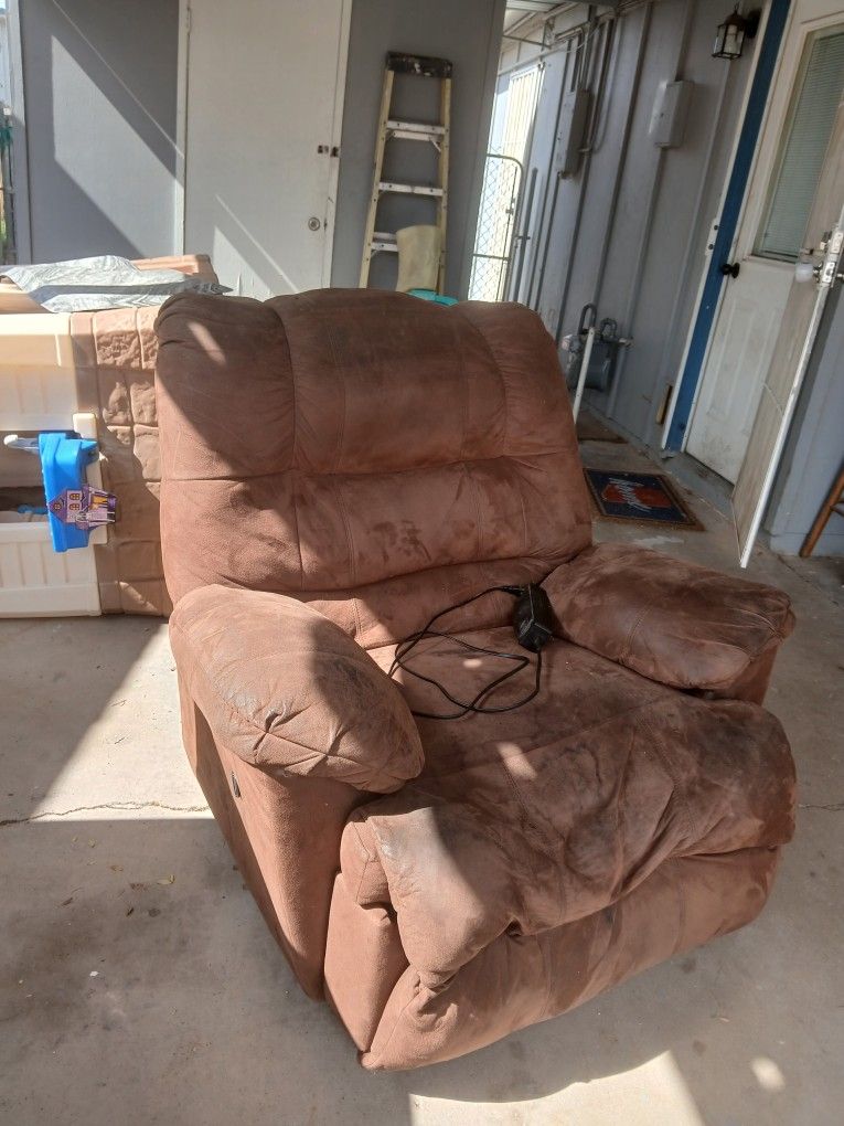 Electric reclining chair