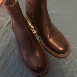 Women’s Size 11 Boots. NWT. Never Worn. $10 Pick Up In Apache Junction 