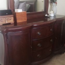 High Quality Dresser W/mirror