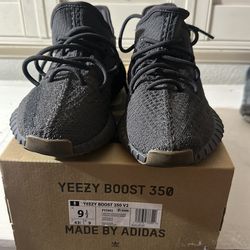Yeezy Boost 350 -Adidas shoes
