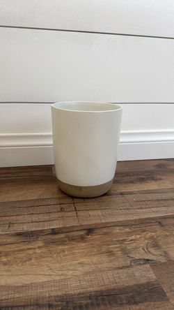 Utensil holder