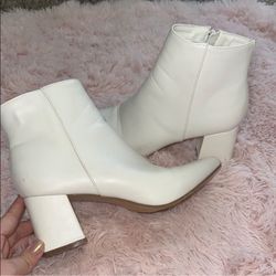 Women’s White Ankle Boots 