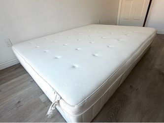 Queen Size 13-inch-thick spring and foam hybrid mattress