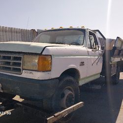 1989 Ford F450 For Parts 
