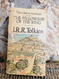 The Fellowship Of The Rings by J.R.R. Tolkien