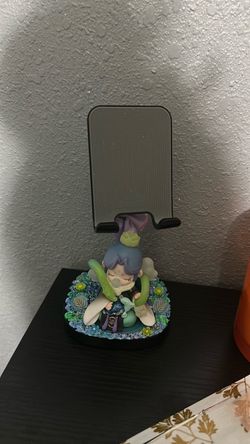 Phone stand